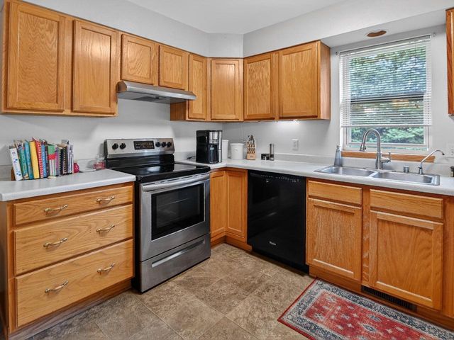 808 N Clover Lane, Cottage Grove, WI 53527