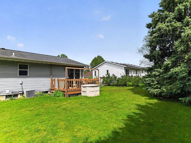 808 N Clover Lane, Cottage Grove, WI 53527