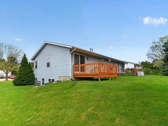 808 N Clover Lane, Cottage Grove, WI 53527