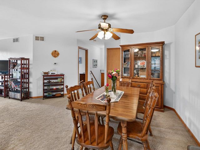 808 N Clover Lane, Cottage Grove, WI 53527