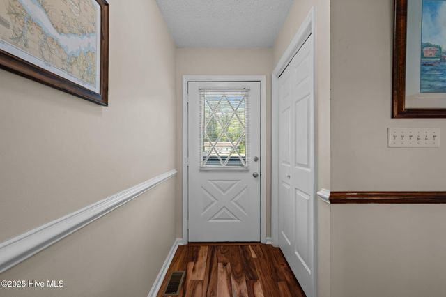102 Spring Ridge Court, New Bern, NC 28562