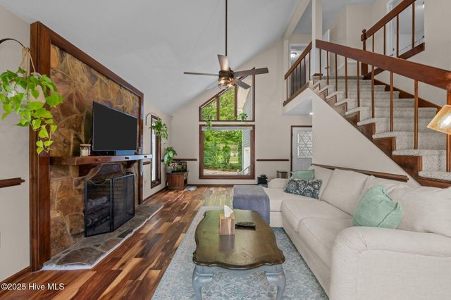 102 Spring Ridge Court, New Bern, NC 28562