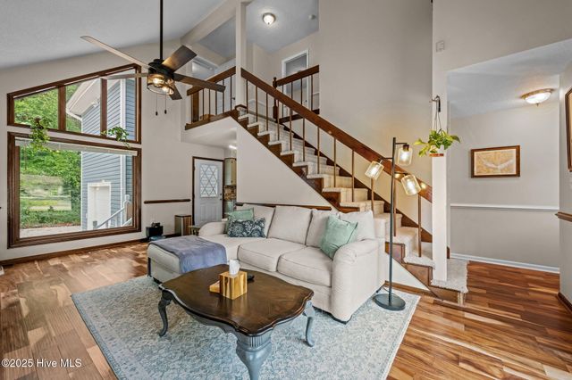 102 Spring Ridge Court, New Bern, NC 28562