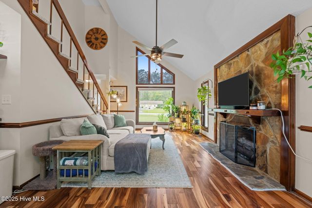 102 Spring Ridge Court, New Bern, NC 28562