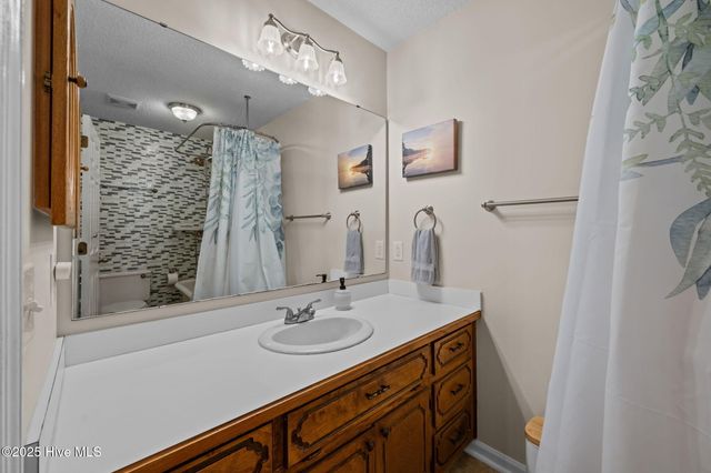 102 Spring Ridge Court, New Bern, NC 28562