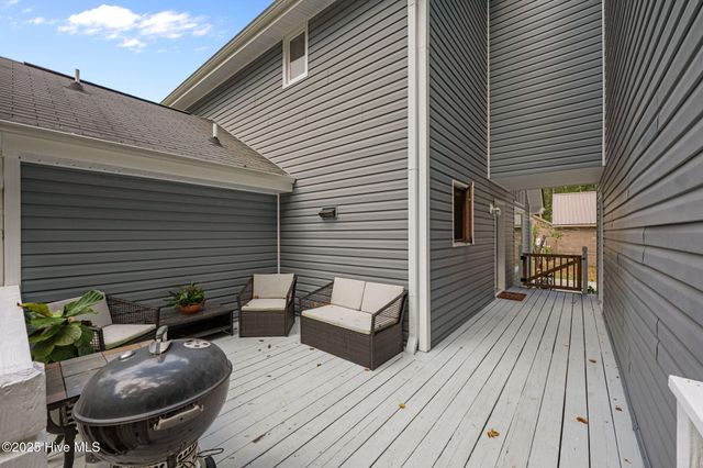 102 Spring Ridge Court, New Bern, NC 28562