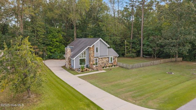 102 Spring Ridge Court, New Bern, NC 28562