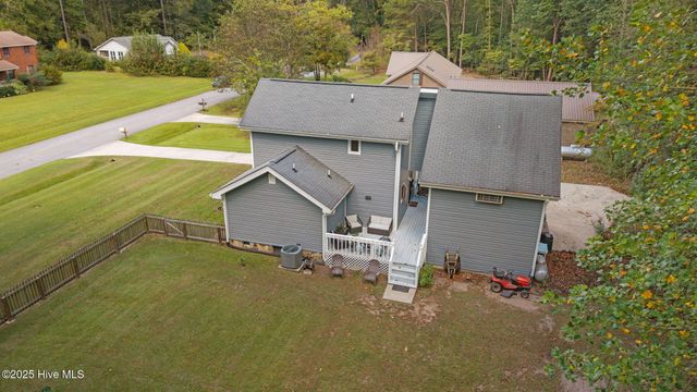 102 Spring Ridge Court, New Bern, NC 28562
