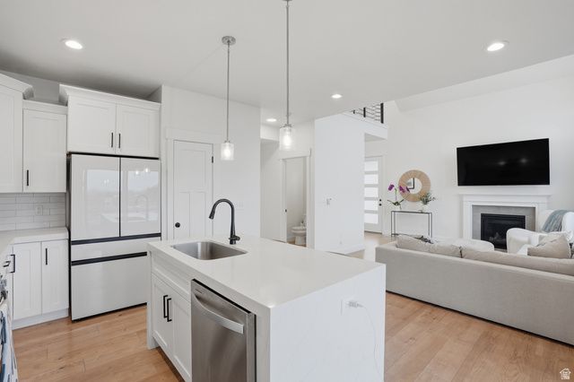10538 S BAY MEADOW DR, Sandy, UT 84092
