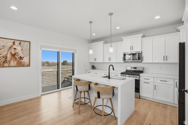 10538 S BAY MEADOW DR, Sandy, UT 84092