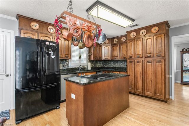 4130 Yadkinville Road, Winston-salem, NC 27106