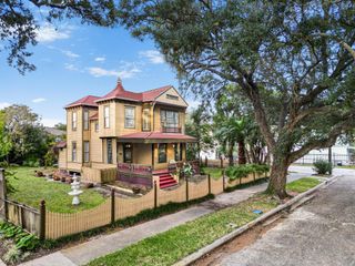 3202 Avenue N 1/2, Galveston, TX 77550