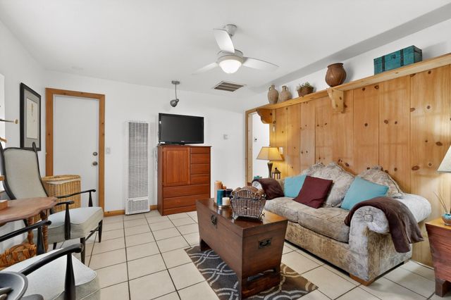 400 Virginia Street NE, Albuquerque, NM 87108