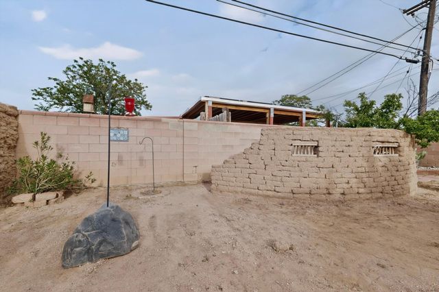 400 Virginia Street NE, Albuquerque, NM 87108