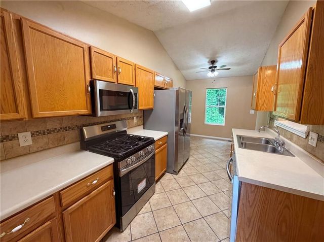 2195 Clayton Ridge, Lithonia, GA 30058