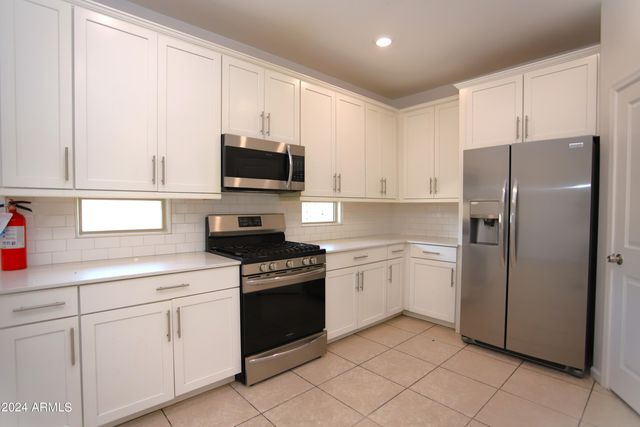 9210 W Willow Bend Lane, Phoenix, AZ 85037