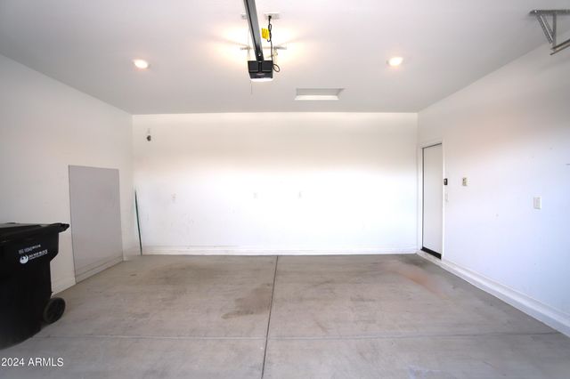9210 W Willow Bend Lane, Phoenix, AZ 85037