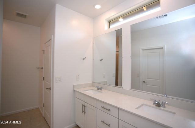 9210 W Willow Bend Lane, Phoenix, AZ 85037