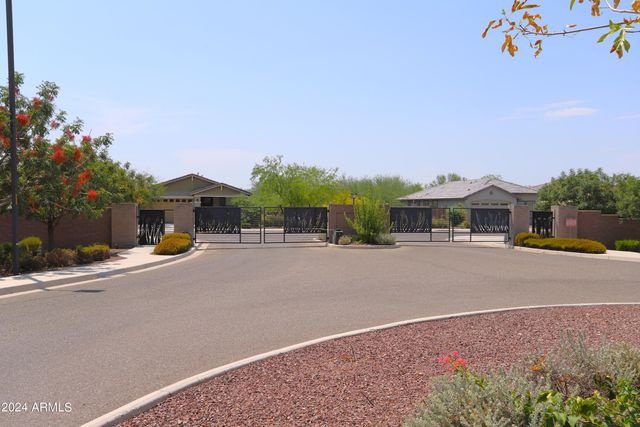 9210 W Willow Bend Lane, Phoenix, AZ 85037