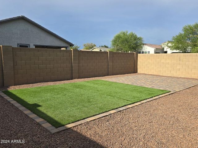 9210 W Willow Bend Lane, Phoenix, AZ 85037