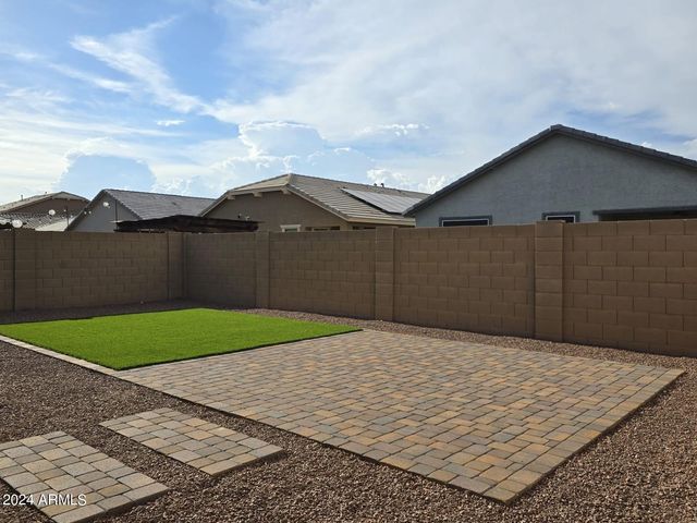 9210 W Willow Bend Lane, Phoenix, AZ 85037