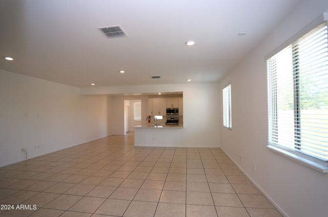 9210 W Willow Bend Lane, Phoenix, AZ 85037