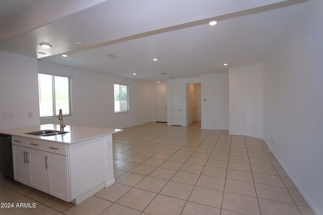 9210 W Willow Bend Lane, Phoenix, AZ 85037