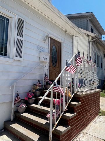 1300 83RD ST, North Bergen, NJ 07047