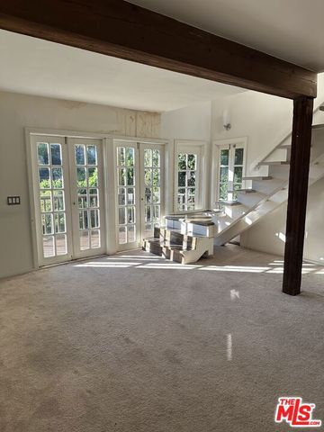 2887 Hollyridge Drive, Los Angeles, CA 90068