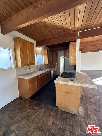 2887 Hollyridge Drive, Los Angeles, CA 90068