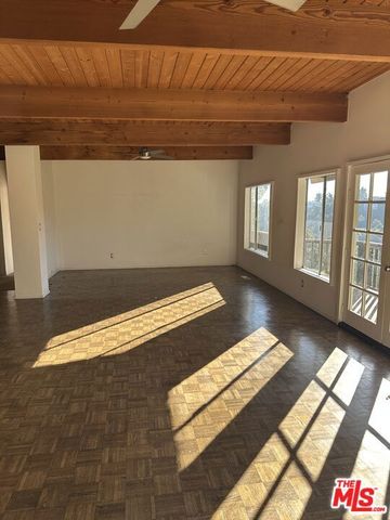 2887 Hollyridge Drive, Los Angeles, CA 90068