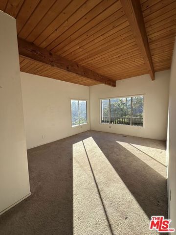 2887 Hollyridge Drive, Los Angeles, CA 90068