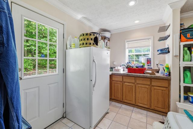 1637 Upper Standing Rock Rd, Dover, TN 37058