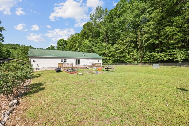 1637 Upper Standing Rock Rd, Dover, TN 37058