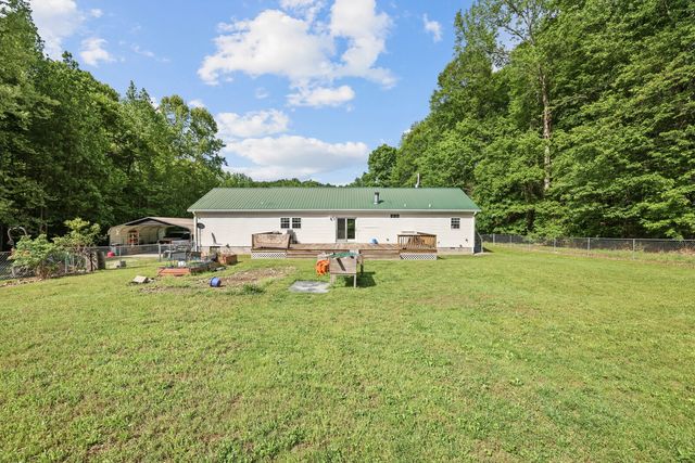 1637 Upper Standing Rock Rd, Dover, TN 37058