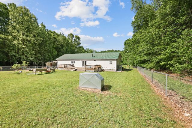 1637 Upper Standing Rock Rd, Dover, TN 37058