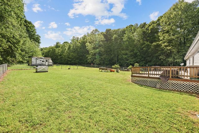 1637 Upper Standing Rock Rd, Dover, TN 37058