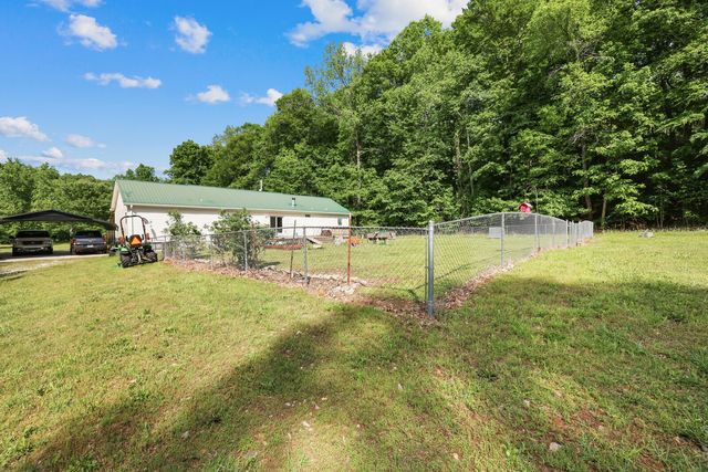 1637 Upper Standing Rock Rd, Dover, TN 37058