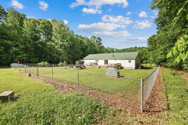 1637 Upper Standing Rock Rd, Dover, TN 37058