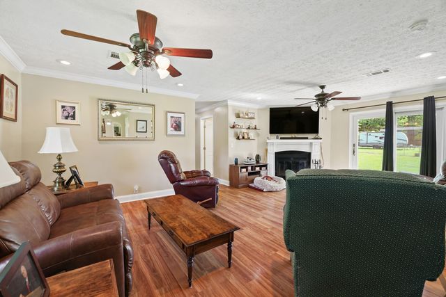 1637 Upper Standing Rock Rd, Dover, TN 37058