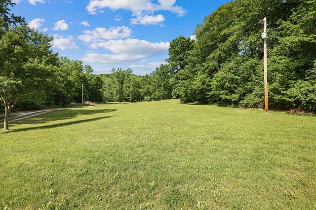 1637 Upper Standing Rock Rd, Dover, TN 37058