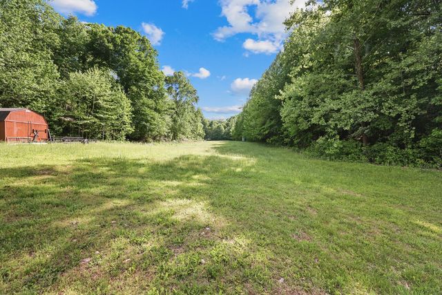 1637 Upper Standing Rock Rd, Dover, TN 37058