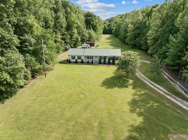 1637 Upper Standing Rock Rd, Dover, TN 37058