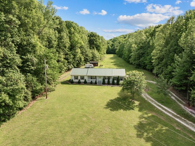 1637 Upper Standing Rock Rd, Dover, TN 37058