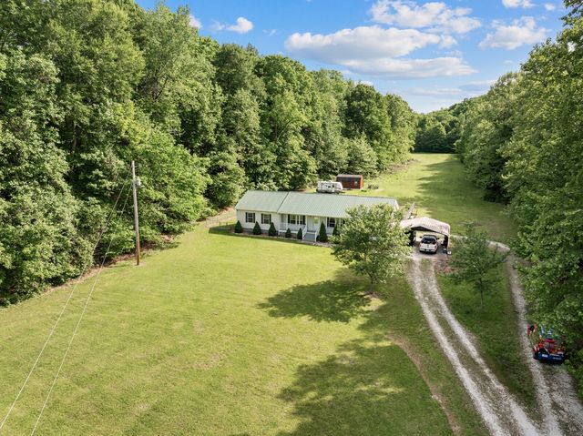 1637 Upper Standing Rock Rd, Dover, TN 37058
