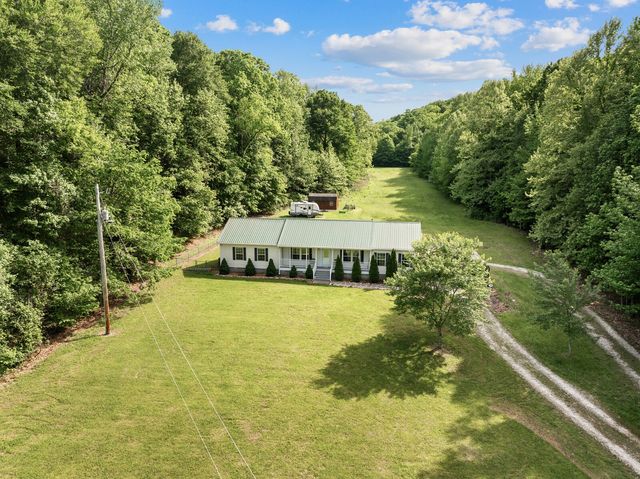 1637 Upper Standing Rock Rd, Dover, TN 37058