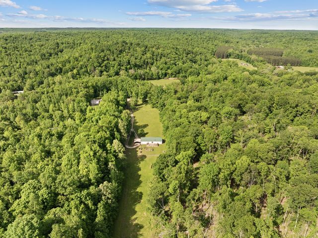 1637 Upper Standing Rock Rd, Dover, TN 37058