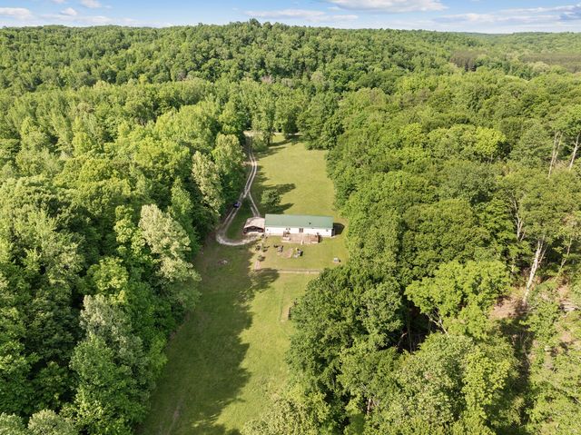 1637 Upper Standing Rock Rd, Dover, TN 37058