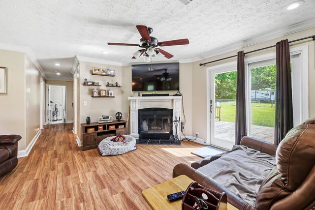 1637 Upper Standing Rock Rd, Dover, TN 37058