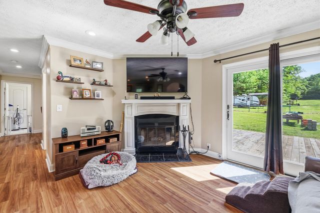 1637 Upper Standing Rock Rd, Dover, TN 37058